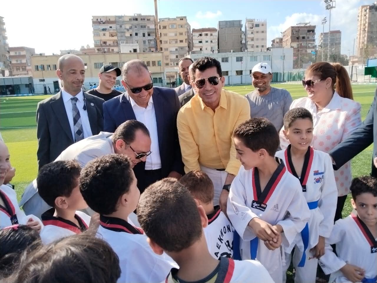 وزير الرياضة يفتتح ملعباً جديداً في الإسكندرية ضمن خطة تطوير شاملة