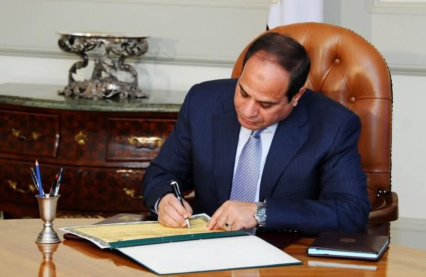 الرئيس السيسي يصدق على قانون تعديل 