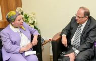رئيس هيئة الدواء المصرية يستقبل سفيرة مصر لدى مالاوي لمناقشة تنسيق الجهود المبذولة لتعزيز التعاون الدوائي الثنائي