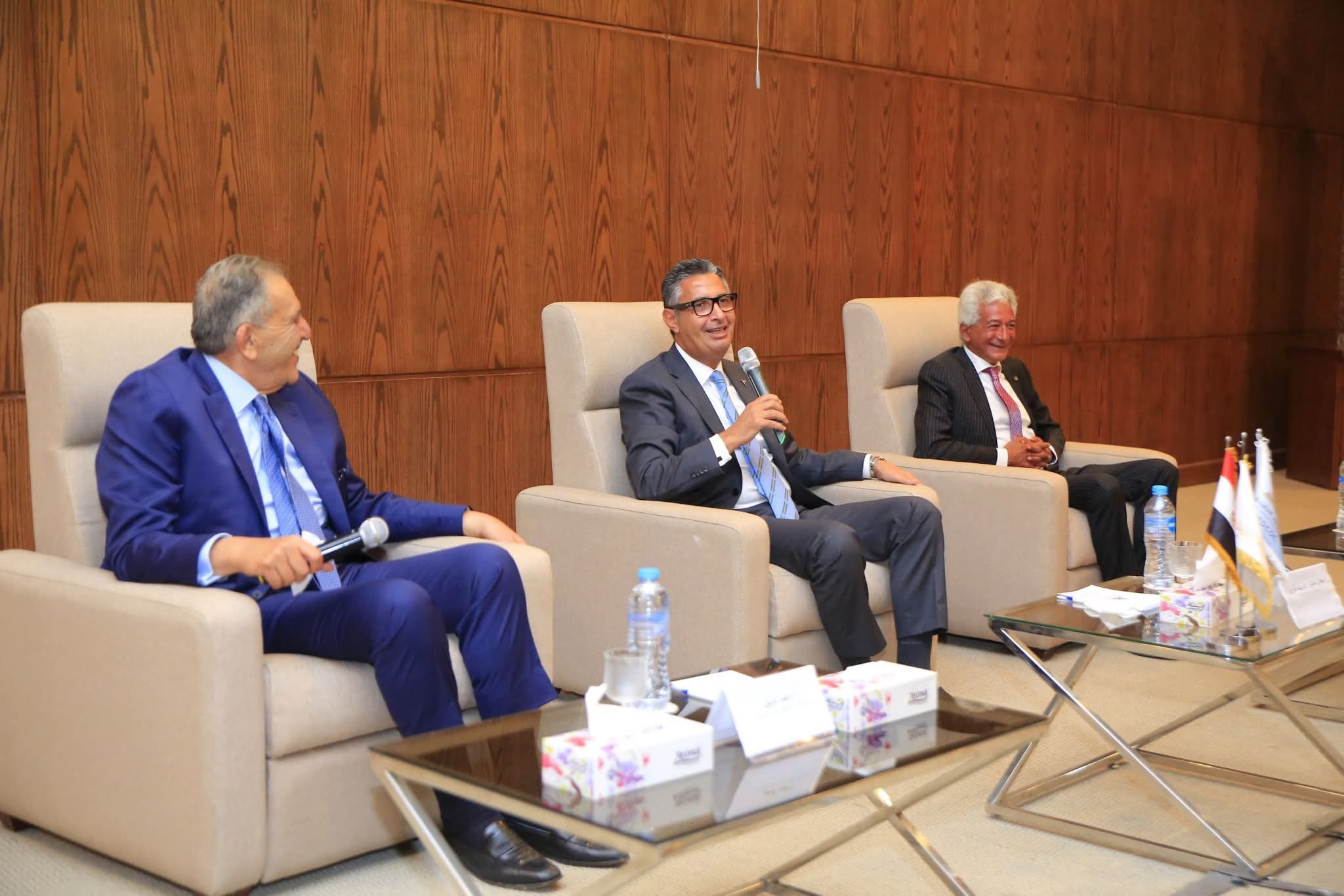 وزير التموين يلتقي قيادات الاتحاد العام للغرف التجارية  لضبط الأسواق وتخفيض الأسعار