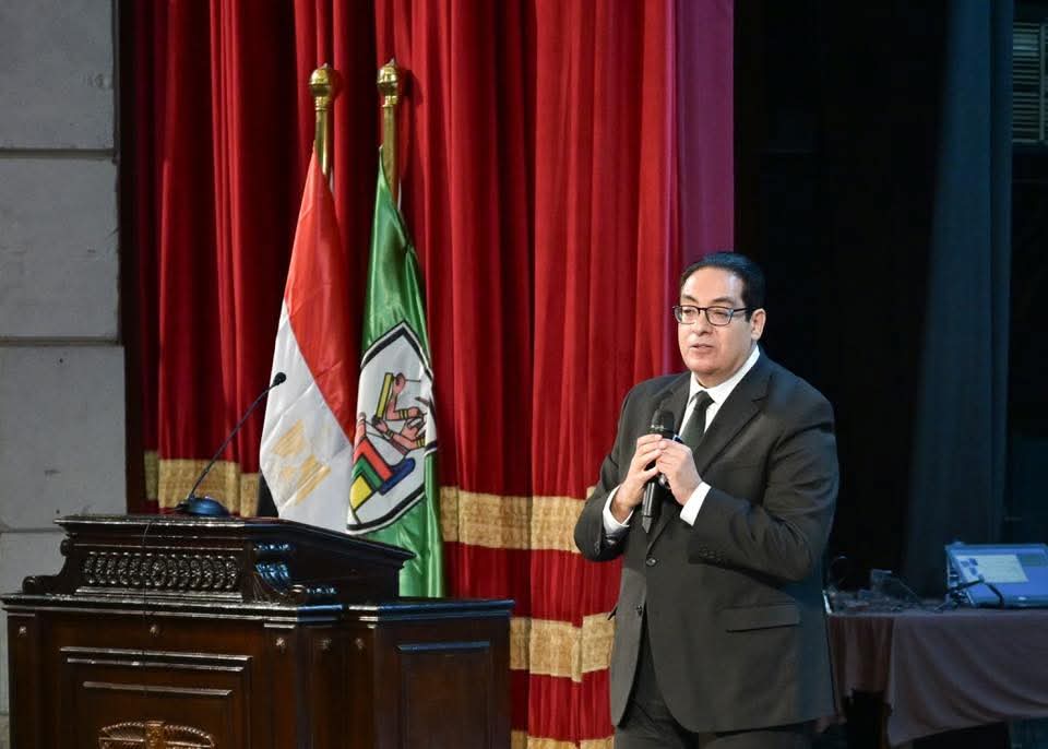 عبدالصادق يحذر من المخططات التى تستهدف إسقاط الدولة المصرية ووراءها دول تخشى من قوة مصر