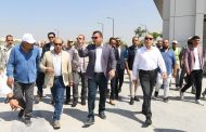 وزير الإسكان ومحافظ القاهرة يتفقدان مكونات مشروع حدائق 