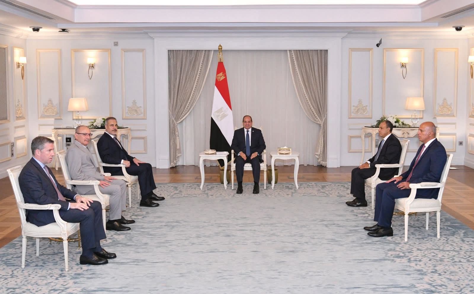 الرئيس السيسي: ضرورة تعزيز التعاون الاقتصادي بين مصر وتركيا