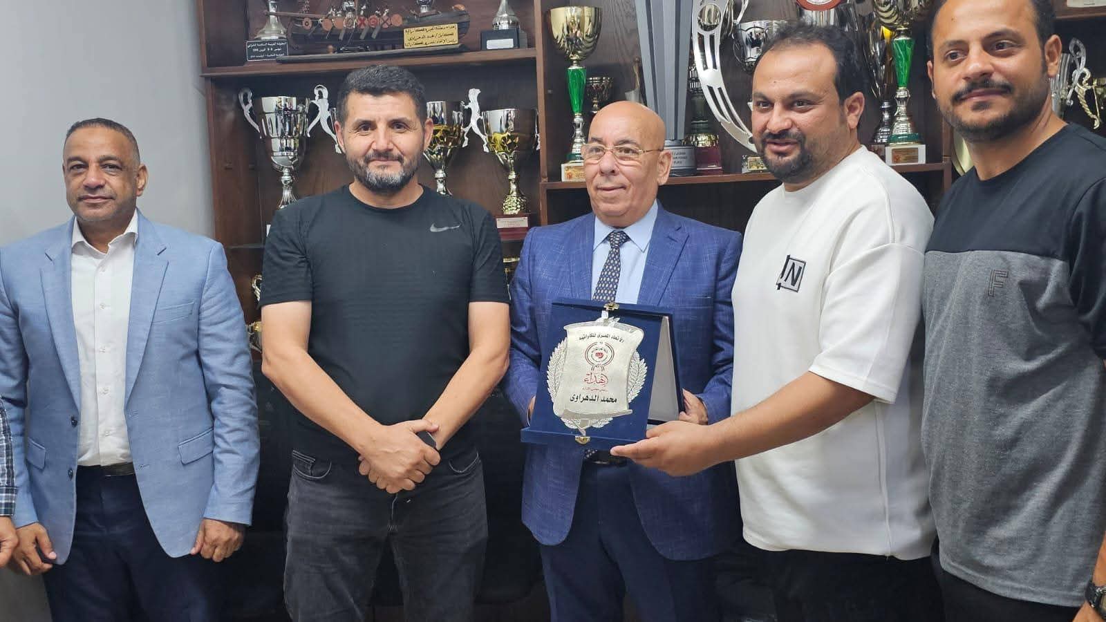 تبادل الدروع التذكارية وإشادة بحرينية بريادة الكاراتيه المصري ودعم المواهب البحرينية