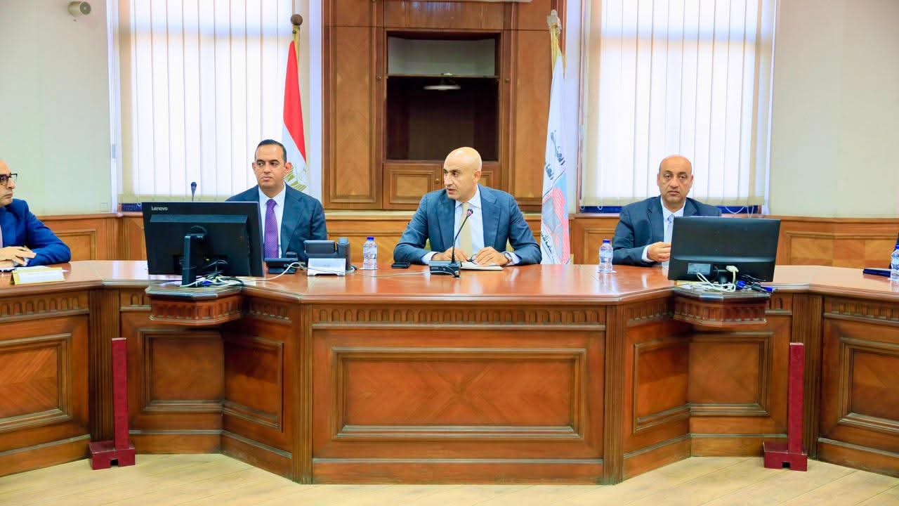 التشديد على جاهزية المدارس للعام الدراسي الجديد وصيانة المرافق وتعزيز قيم الولاء الوطني