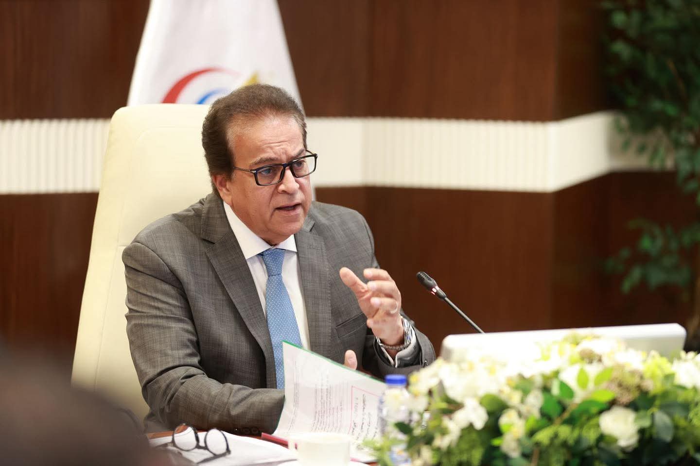 عبد الغفار يوجه بتسريع الاستجابة لاحتياجات المرضى ومتابعة نظام التقييم الدوري للعاملين