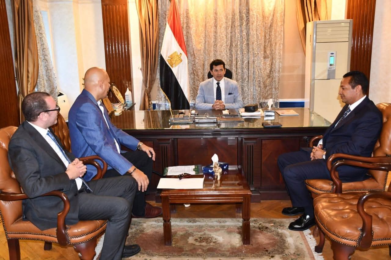 وزير الرياضة يلتقي القائم بأعمال رئيس نادي الاتحاد السكندري