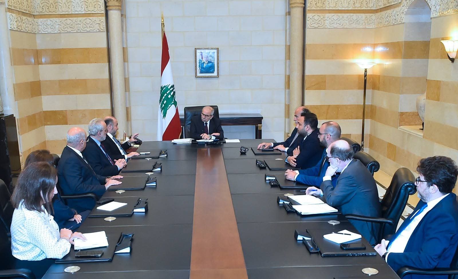 رئيس وزراء لبنان: البرنامج الاستثماري المرتقب يجب أن يدعم الرؤية الاقتصادية للحكومة