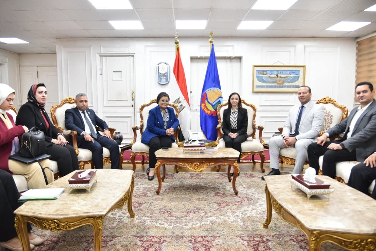 محافظ البحيرة تستقبل نائب وزير الصحة لبحث استراتيجيات خفض معدلات الولادات القيصرية