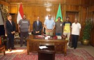 محافظ القليوبية يكرم ثلاثة سائقي لودر لجهودهم البطولية في إخماد حريق مصنع الاحذية بالخانكة اليوم