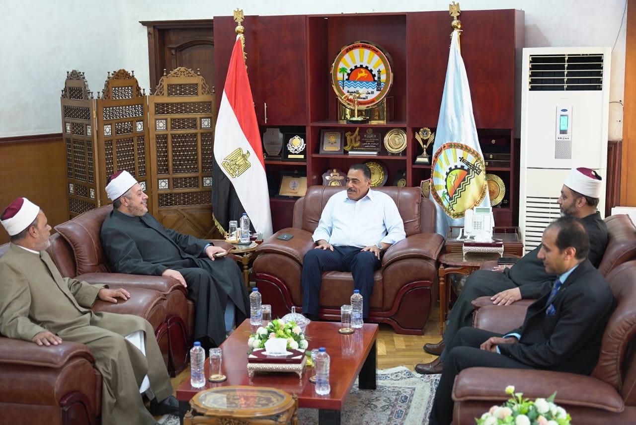 المعاهد الأزهرية يلتقي محافظ مطروح لبحث سبل تعزيز التعاون المشترك في خدمة طلاب الأزهر