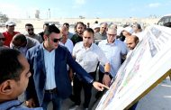 وزير الإسكان يتفقد مشروع بحيرات 