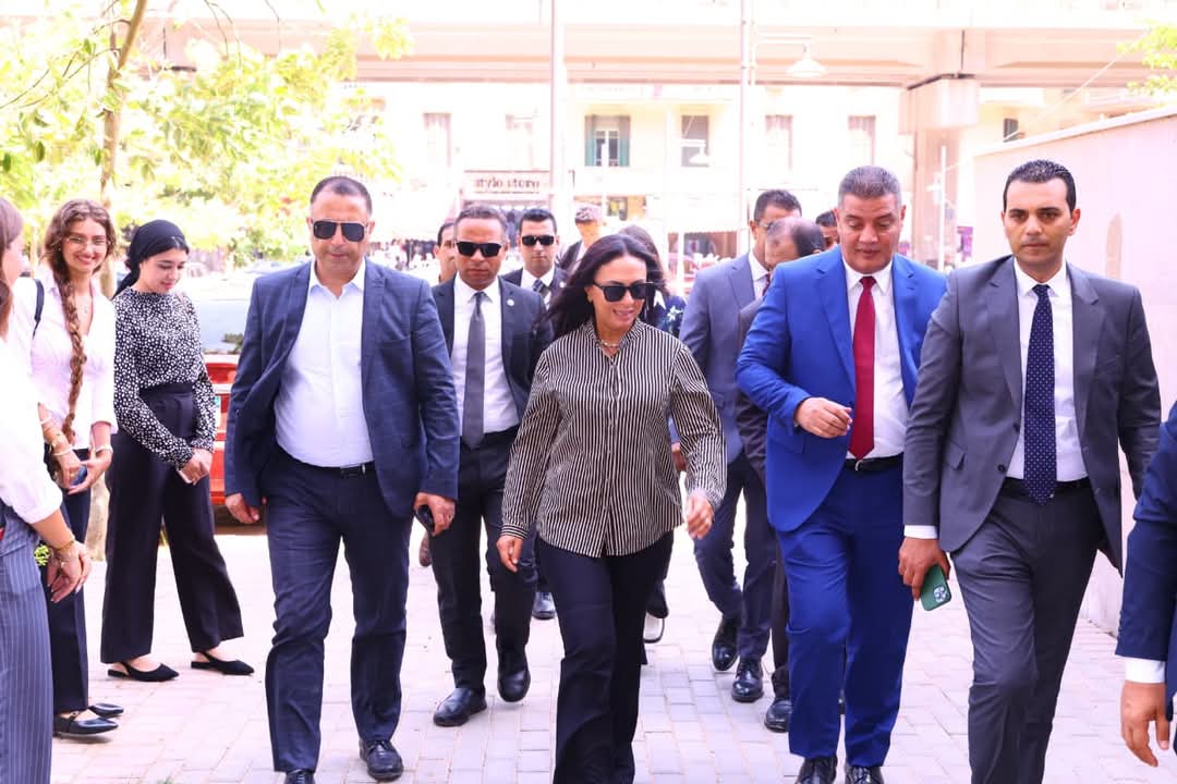 مايا تتفقد إدارة بولاق الاجتماعية لمتابعة الخدمات المقدمة للمواطنين