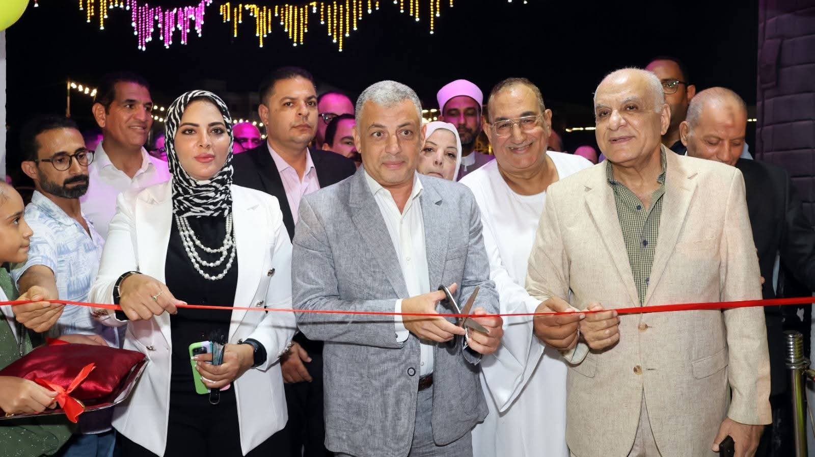 محافظ الإسماعيلية يفتتح معرض 
