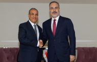 وزير الخارجية التركي يلتقى نظيره المصرى على هامش الاجتماع الاستثنائي لمنظمة التعاون الإسلامي