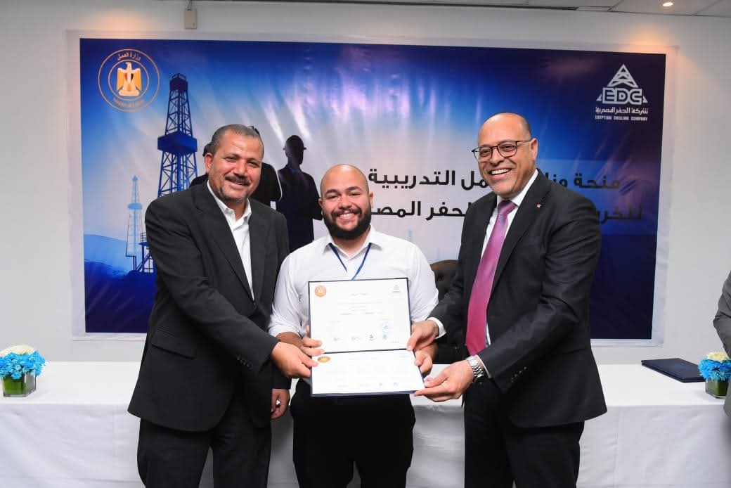 جبران: 97 شهادة لخريجي دورات تدريب مجانية في مجالات الخدمات البترولية فى 