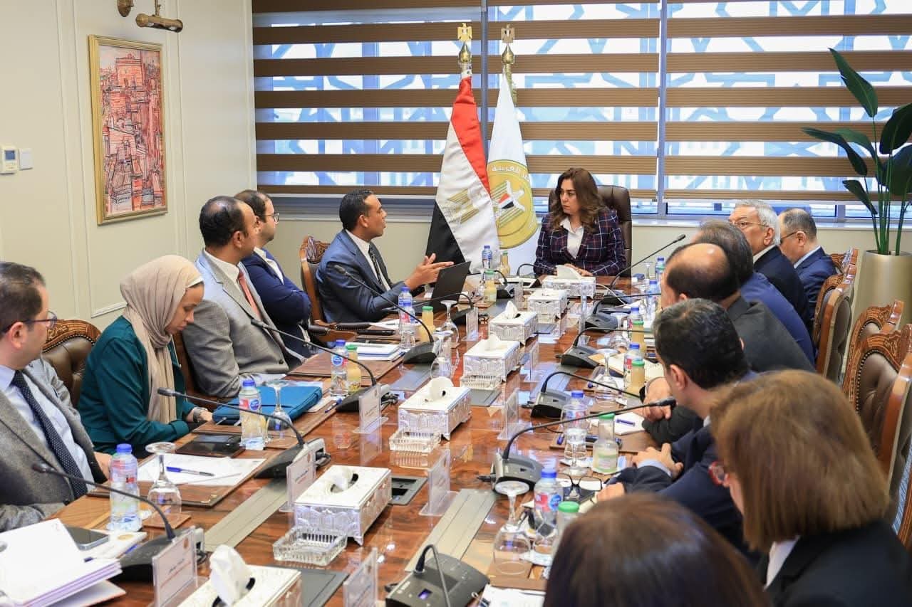 عوض تبحث مع وفد برنامج الأمم المتحدة 