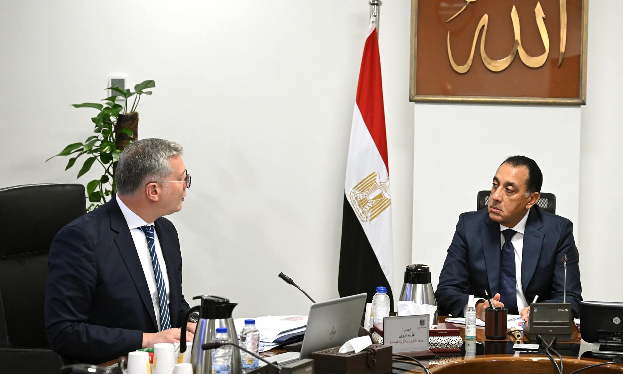 مدبولى يُتابع مع وزير البترول عددًا من ملفات العمل