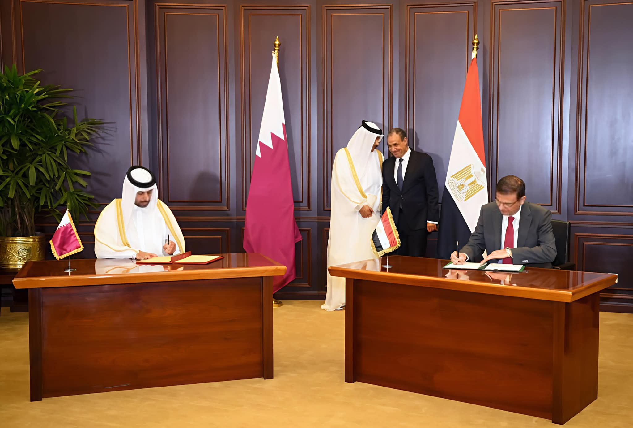 وزير الزراعة ونظيره القطرى يوقعان مذكرة تفاهم لتعزيز التعاون بين البلدين