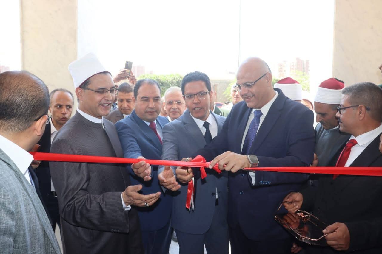 محافظ القليوبية ورئيس جامعة بنها ومدير الأمن يفتتحون مسجد الحبيب المصطفى