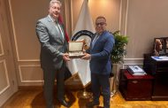 بدوى يتقدم بالشكر والتقدير للمحاسب أشرف قضب تقديراً لجهوده المخلصة خلال فترة عمله بالقطاع