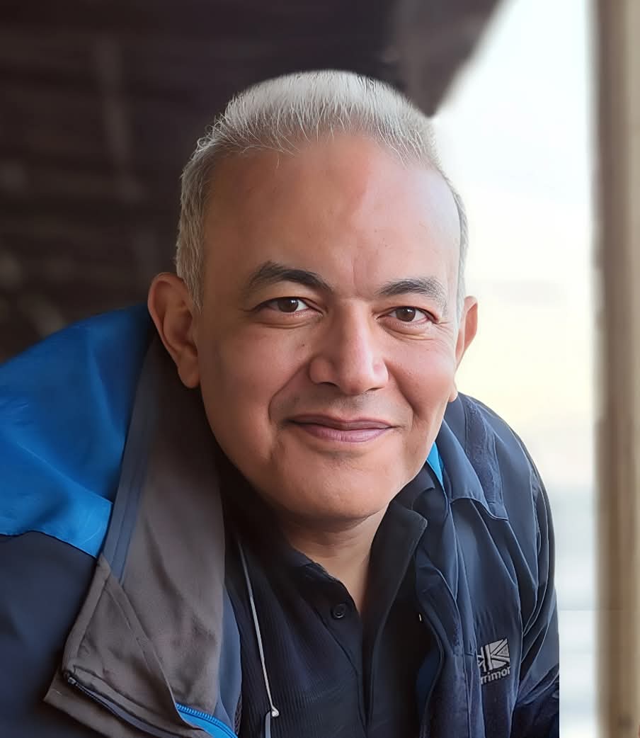 المسرحي حازم شبل يكتب .. عن تكريم الفنانين في المهرجانات