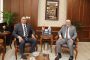 اقتصادي يكشف أهمية قرار البنك المركزي بتعديل ضوابط استخدام بطاقات الائتمان للمسافرين بالخارج