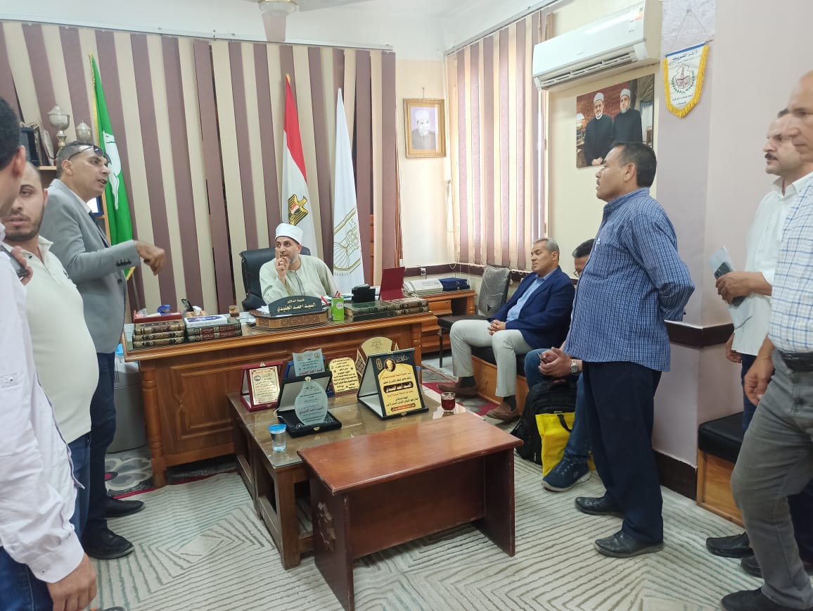 القافلة المالية والإدارية  للأعلى للأزهر تواصل جولاتها الميدانية بمتابعة سير العمل بمنطقة الشرقية الأزهرية