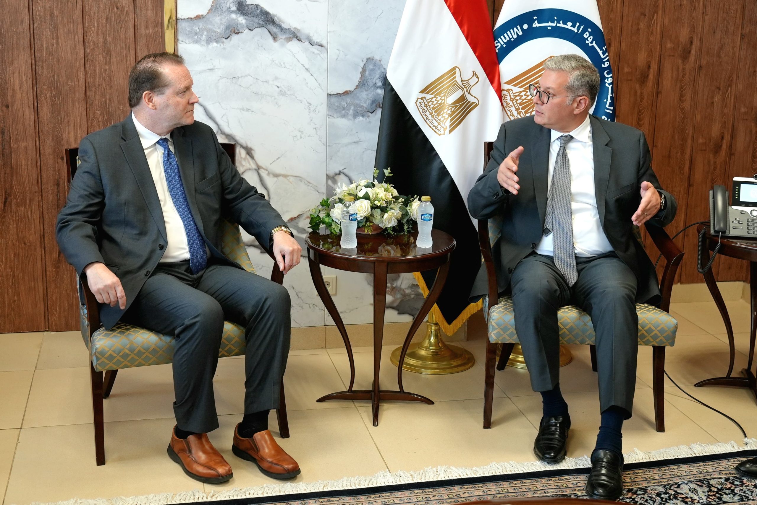 بدوى يبحث مع انرجوس العالمية التعاون القائم في سفن التغييز