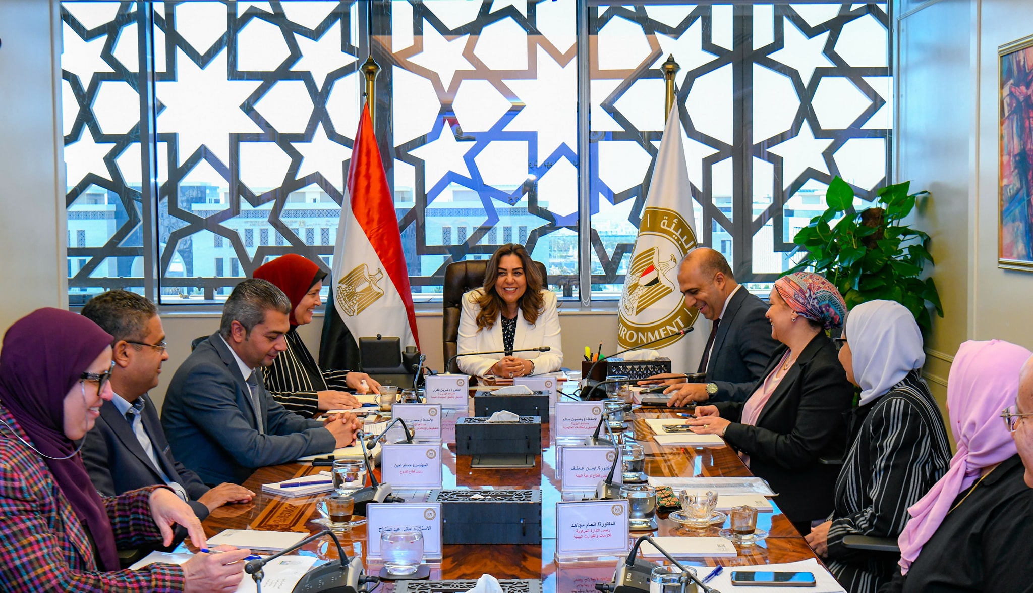 عوض توجه بالتنسيق الكامل مع كافة الوزارات والمحافظات المعنية للإسراع في تنفيذ مواجهة نوبات تلوث الهواء الحادة