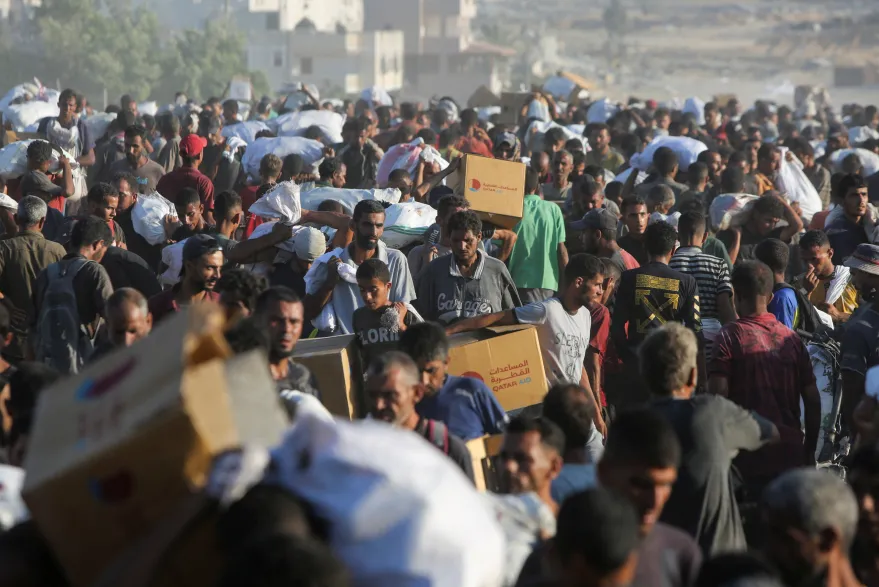 إسرائيل ستسمح بدخول خاضع للمراقبة للبضائع إلى غزة عبر تجار
