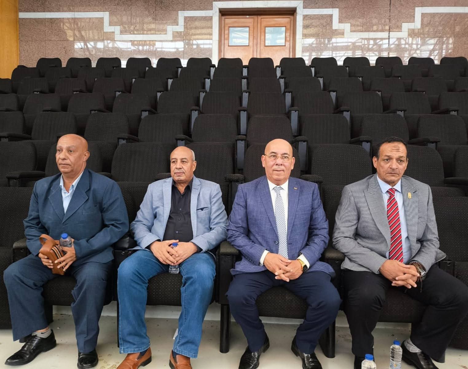 الدهراوي يشهد منافسات تجارب منتخب مصر للناشئين والناشئات على صالة جامعة حلوان