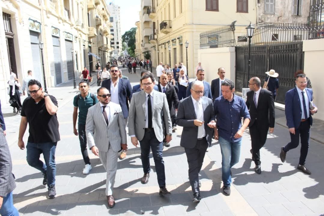 وزير الثقافة يتفقد أعمال تطوير شارع النبي دانيال بالإسكندرية