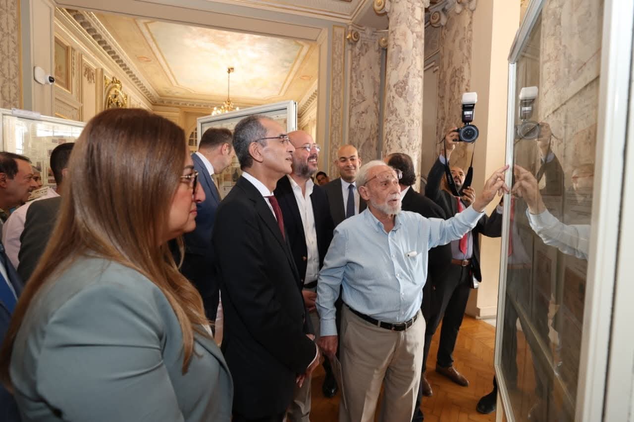 وزير الاتصالات يفتتح معرض للطوابع البريدية والتاريخ البريدى بمركز إبداع مصر الرقمية