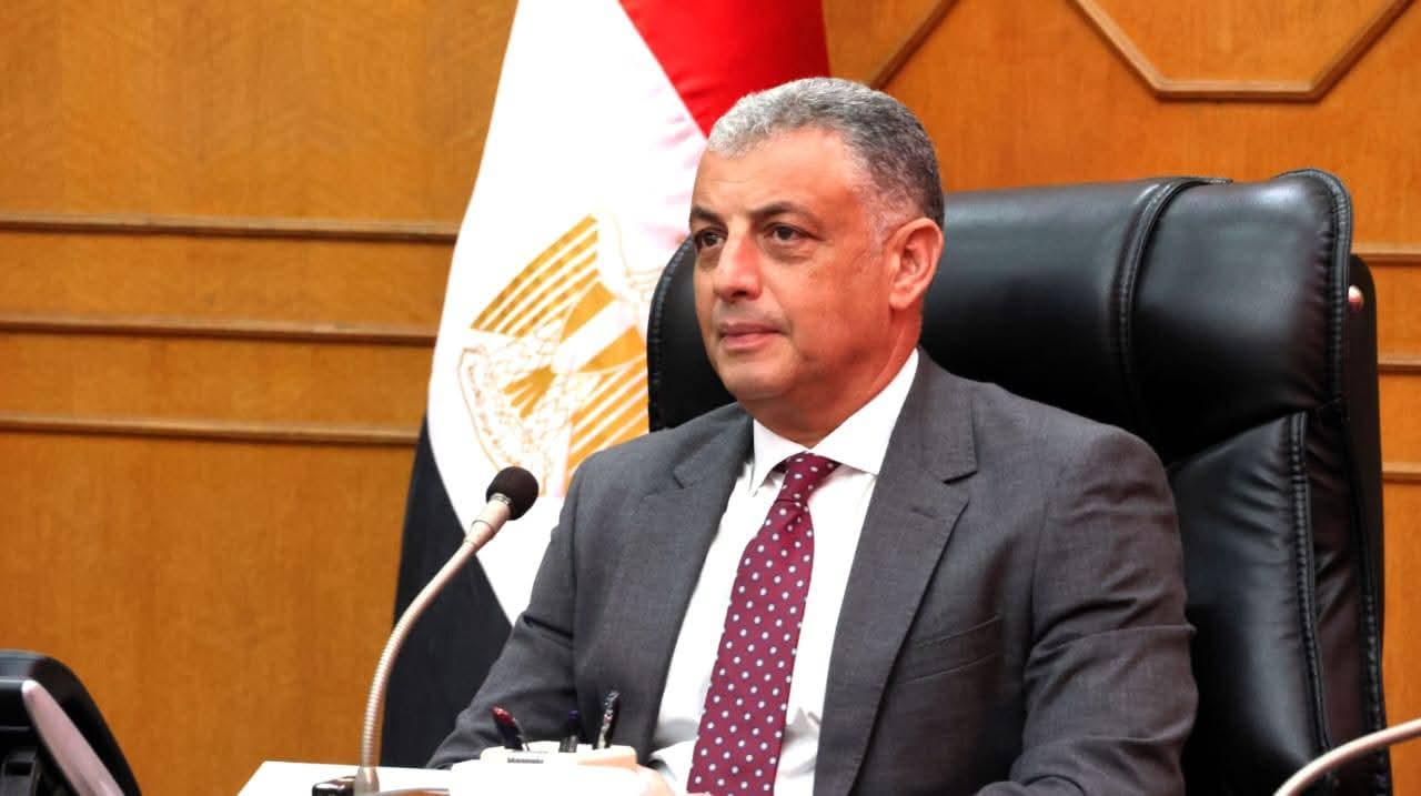 مديرية الطرق والنقل بالإسماعيلية تواصل تطوير شبكات الطرق لخدمة مراكز المحافظة والمشروعات القومية بها