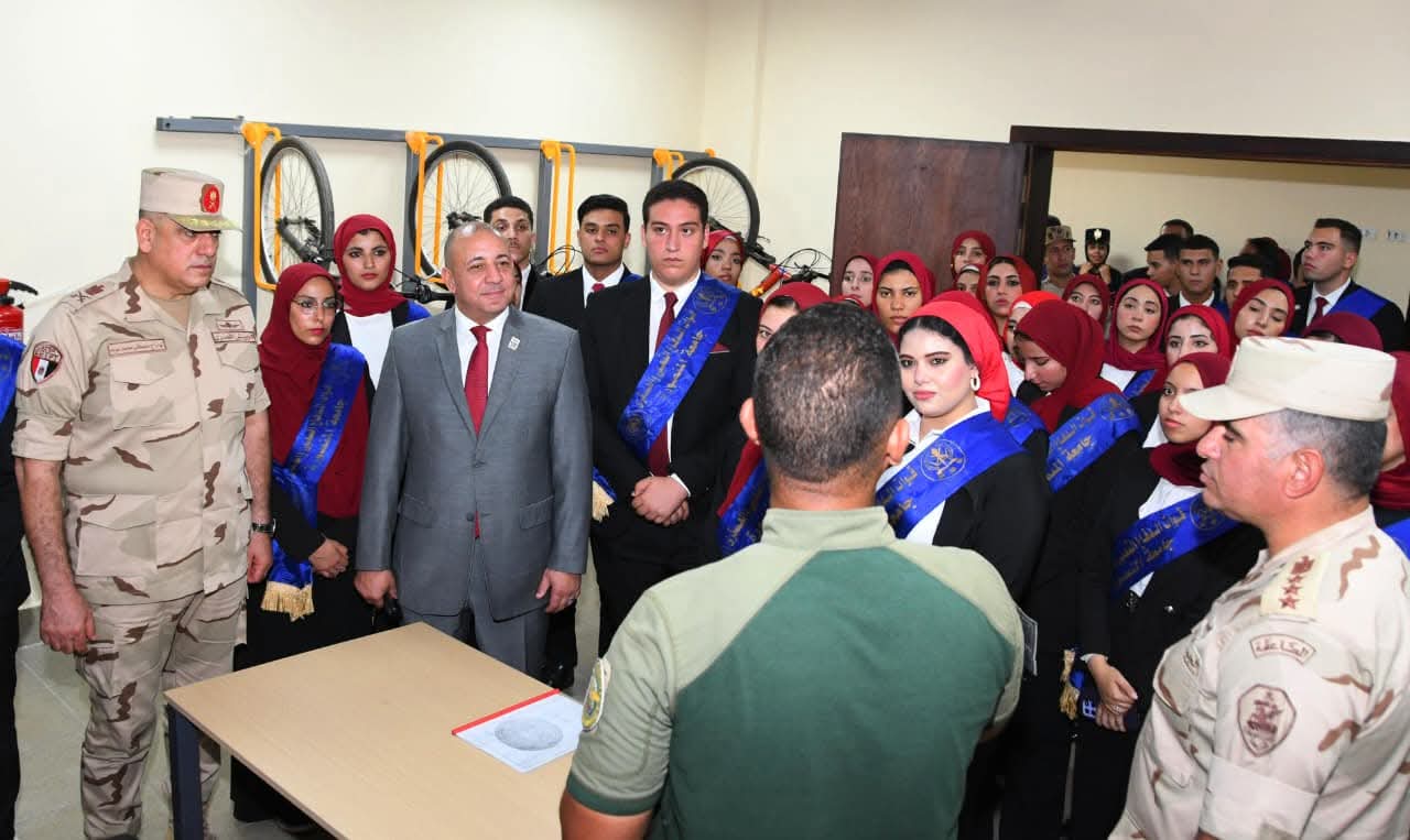 القوات المسلحة تنظم زيارتين لطلبة جامعتى المنصورة وبنى سويف إلى الأكاديمية العسكرية المصرية