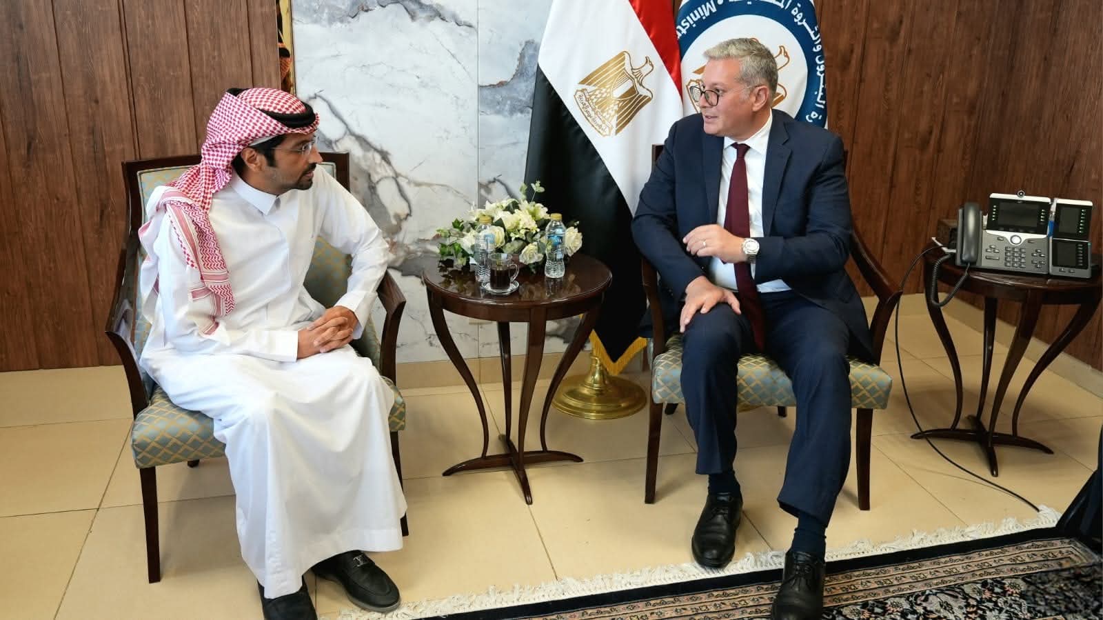 بدوى يبحث دعم الاستثمارات السعودية في صناعات البتروكيماويات والأسمدة بمصر