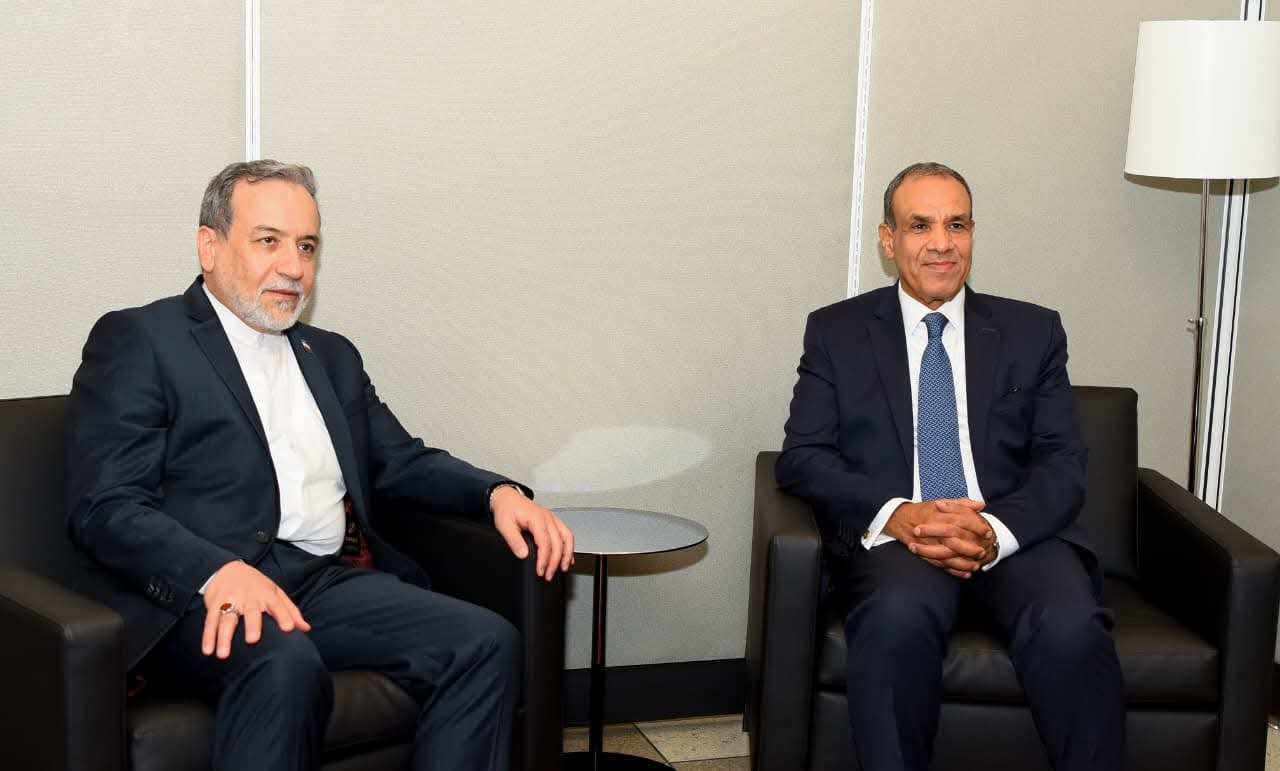 وزير الخارجية يلتقي مع نظيره الإيراني على هامش اعمال الجمعية العامة للأمم المتحدة