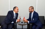 وزيرا الخارجية العُماني والمصري يؤكدان استمرار التعاون والتنسيق في كافة المجالات