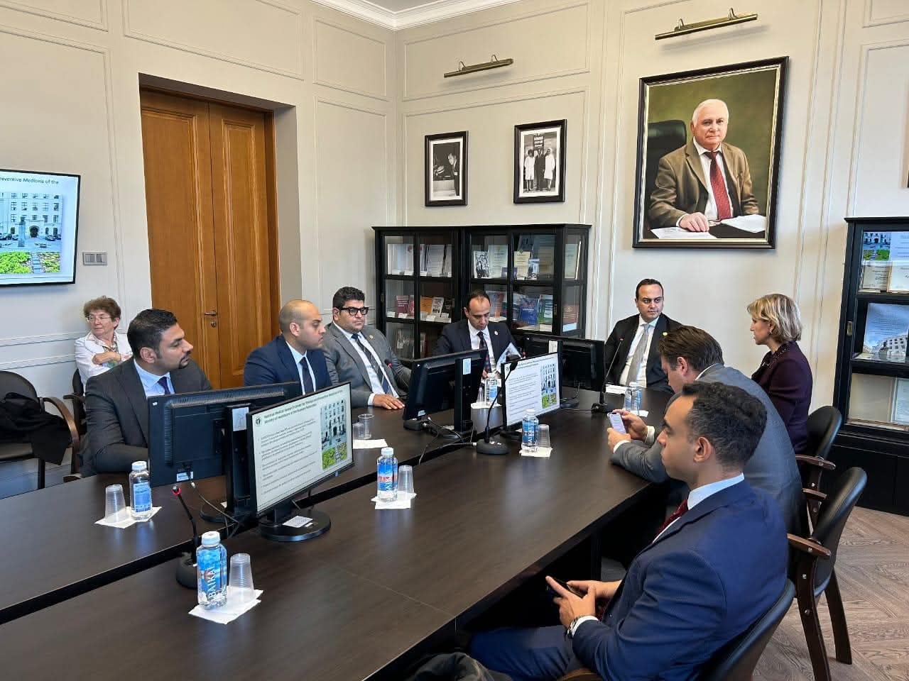 السبكى يزور المركز الوطني للأبحاث الطبية والعلاجية والوقائية ومستشفى مونيكي ومركز الطب عن بُعد