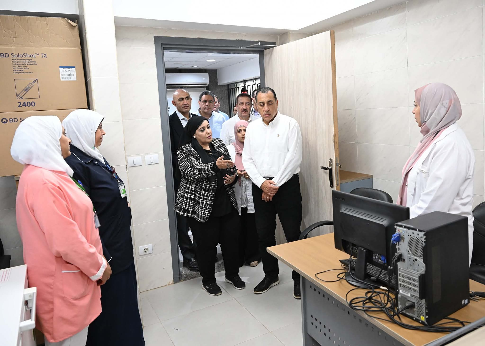 رئيس الوزراء يتفقد مركز تنمية وصحة الأسرة بـ 