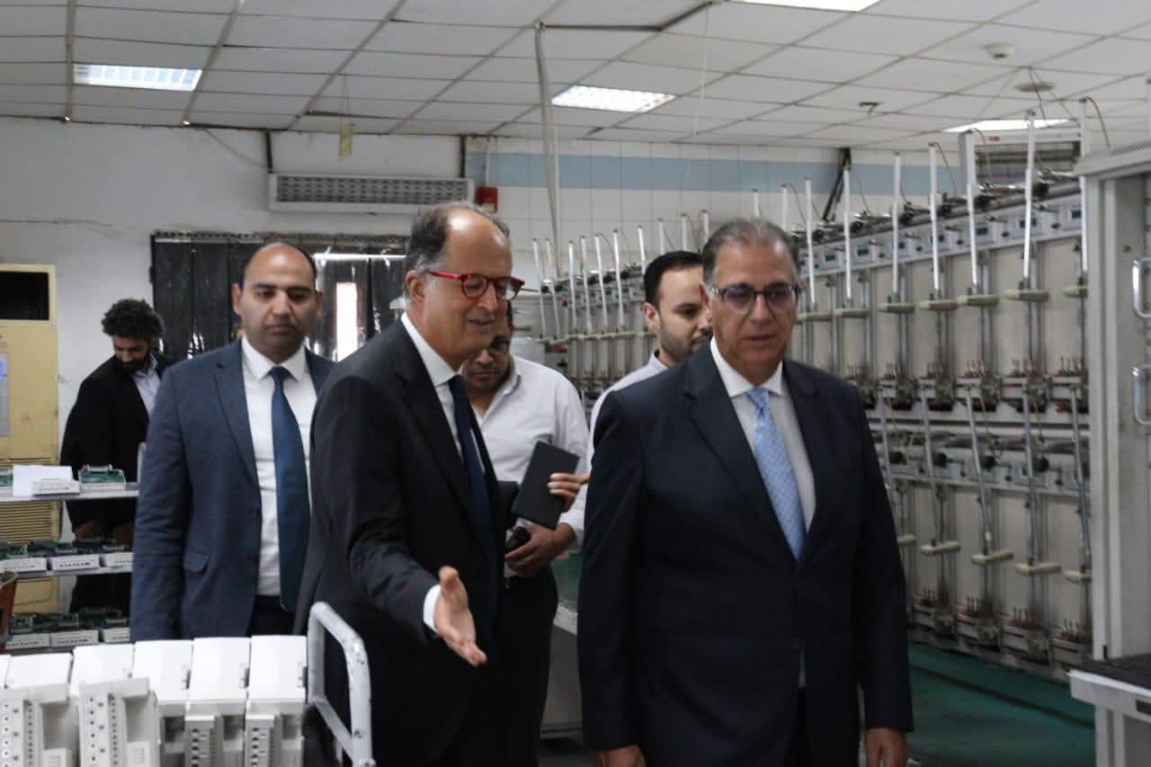 حبشى يفتتح اليوم التوظيفي في «مصنع السويدي ألكترو ميتر»