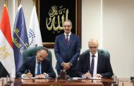 وزير الاتصالات يشهد مراسم توقيع تراخيص خدمات و