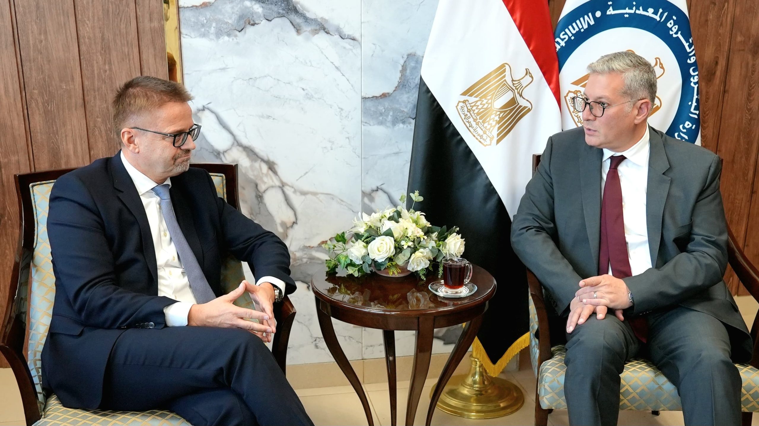 بدوى يبحث مع توتال إنرجيز تعزيز منظومة النقل الآمن للمنتجات البترولية