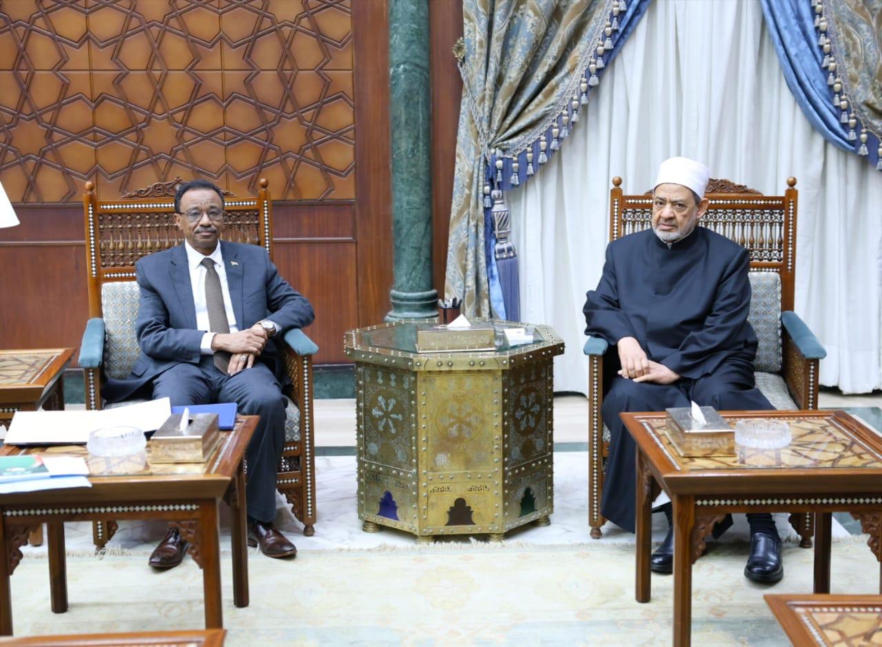 وكيل الأزهر يستقبل وفد متدربي القضاة الشرعيين الماليزي ويؤكد: الأزهر مؤسسة مصرية ذات رسالة عالمية
