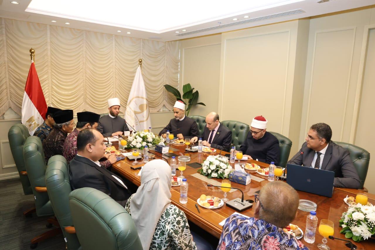 وزير الأوقاف يستقبل رئيس 