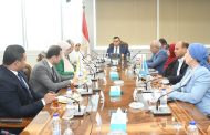 وزير الإسكان يتابع الاشتراطات والضوابط والمعايير الخاصة بالإعلانات على الطرق العامة والمحاور وتعظيم الاستفادة منها