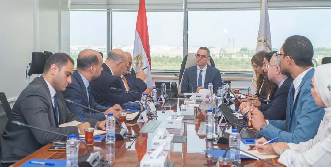 الخطيب يلتقي وفد البنك الدولي لاستعراض سبل تنمية وتطوير الشراكة بين مصر ومجموعة البنك الدولي