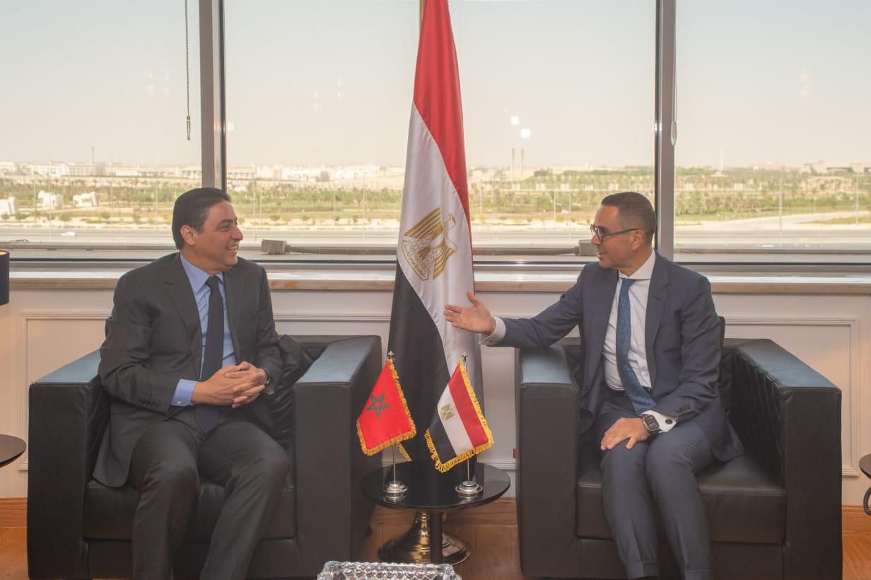 الخطيب يستقبل وزير التجارة الخارجية بالمملكة المغربية لبحث سبل تعزيز العلاقات الاقتصادية المشتركة بين البلدين