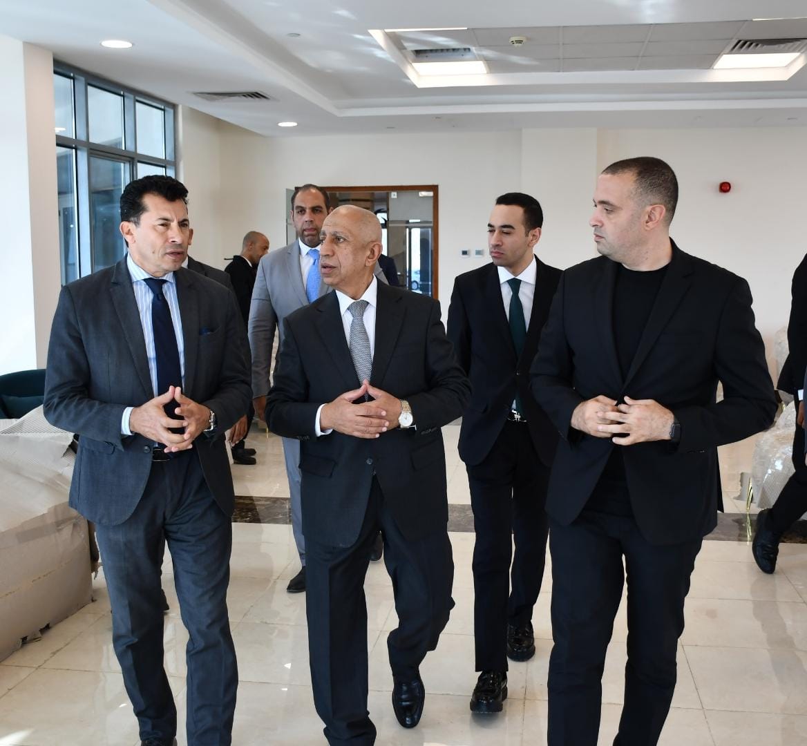 وزير الرياضة يصطحب رئيس الأكاديمية العربية في جولة بنادي النادي بالعاصمة الإدارية .. إشادة بالبنية التحتية الرياضية